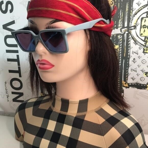 NEW AUTHENTIC Gucci Blue Square Sunglasses GG1540S 003 - Picture 1 of 13